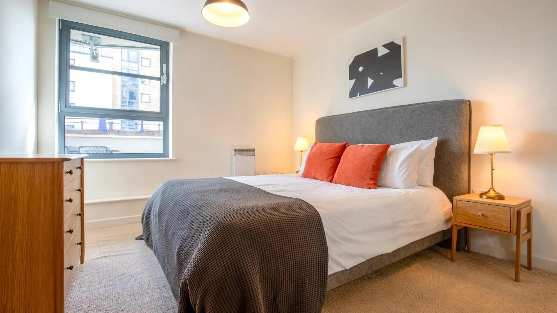 Londwell, City & Limehouse Balcony Suite - City Views London
