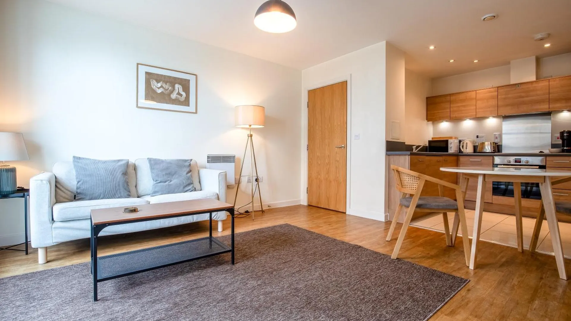 Londwell, City & Limehouse Balcony Suite - City Views London Apartment