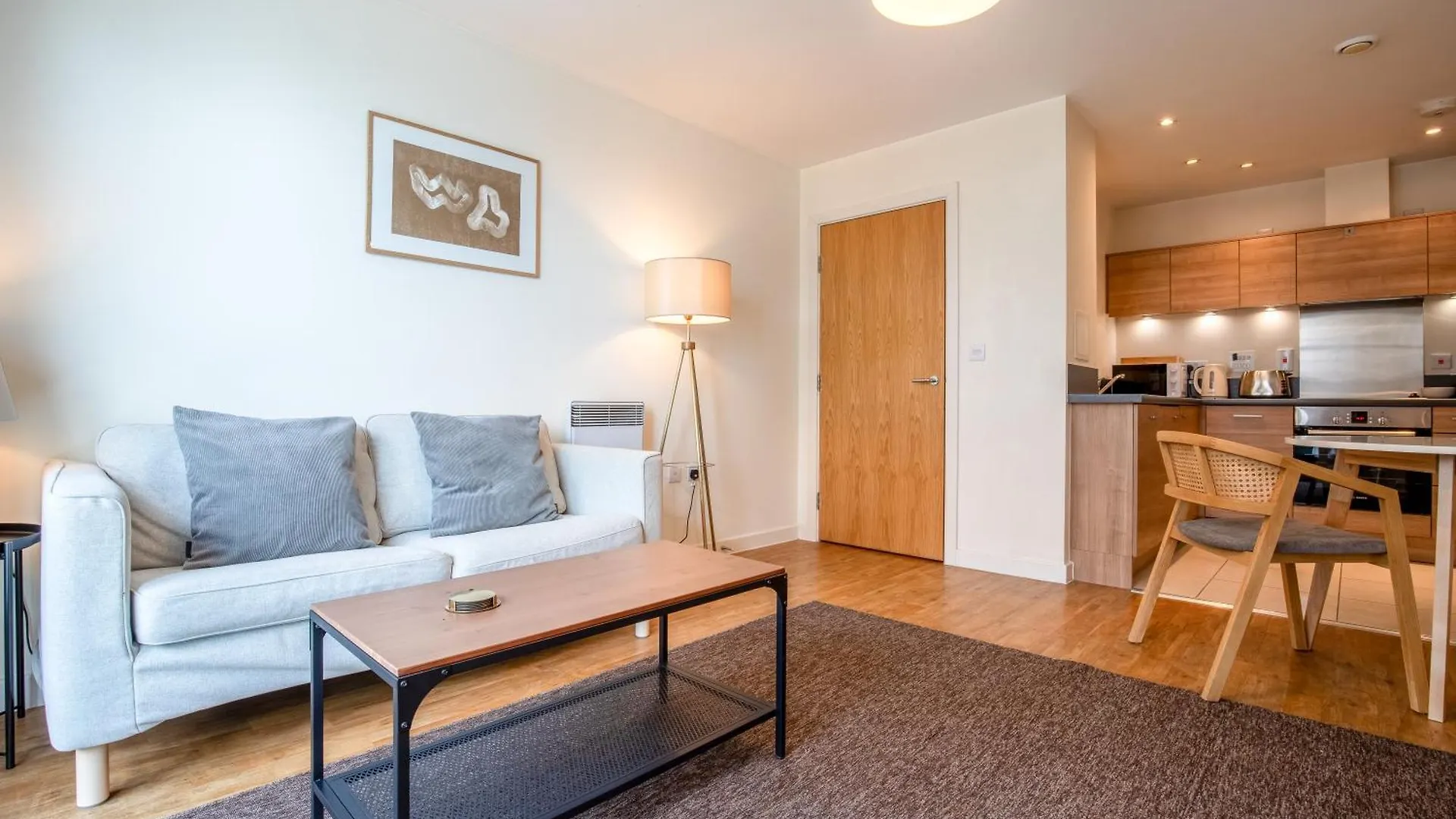 Londwell, City & Limehouse Balcony Suite - City Views London Apartment
